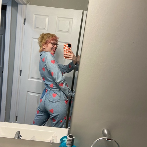 Meet your Posher, Phoenyx - Picture 4 of 7